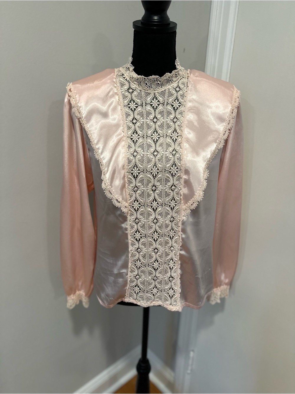 VTG Victorian Ruffle Sz: 10 Pink Satin Blouse Lace Prairie Cottagecore Romantic.
